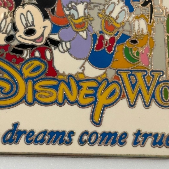 DISNEY PIN TRADING: Disneyland Resort - Where dreams come true 2008 w clasp - Picture 7 of 15